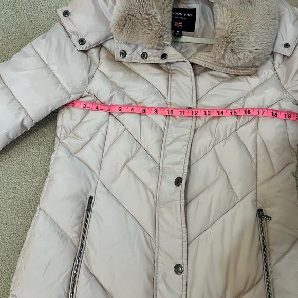 London Fog Women's Long Puffer Coat Faux Fur Hooded Champagne Tan Size Medium - Picture 4 of 8